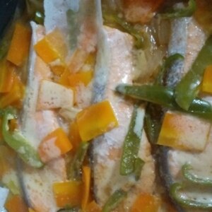 鮭とたっぷり野菜の蒸し煮